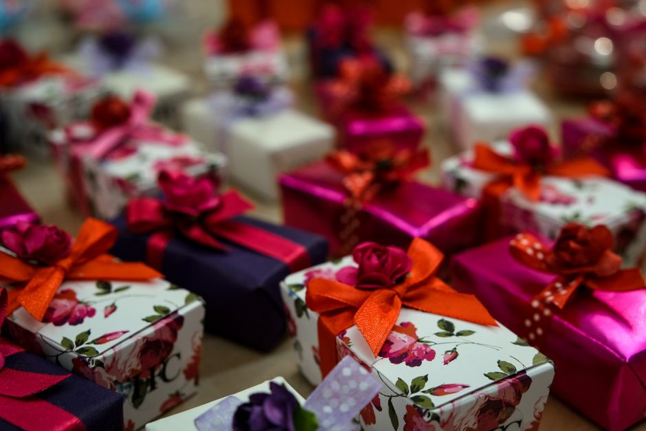 Idées de cadeaux d’hôtesse élégants et accessibles