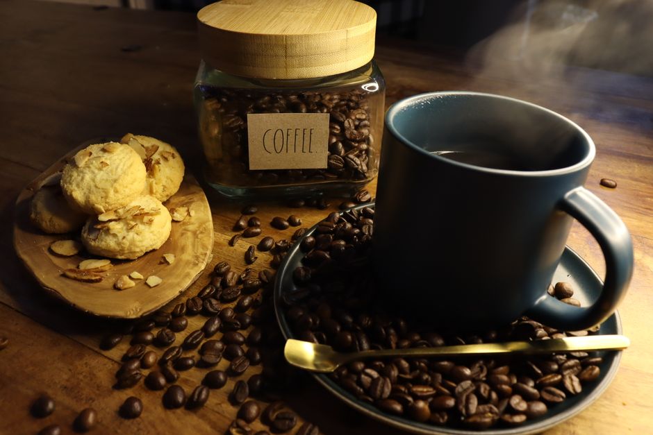 Après le repas : organiser un café digestif convivial