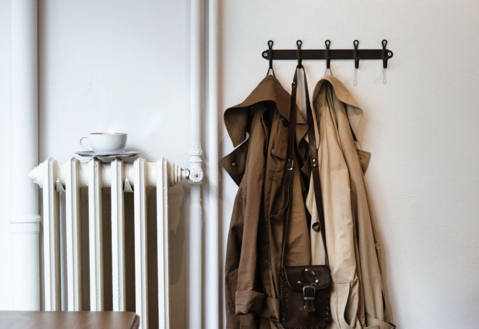 Créer un coin vestiaire pratique pour les invités