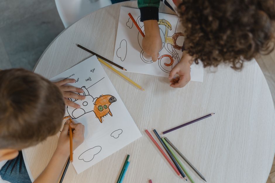 Recevoir des enfants : activités calmes et coin dédié